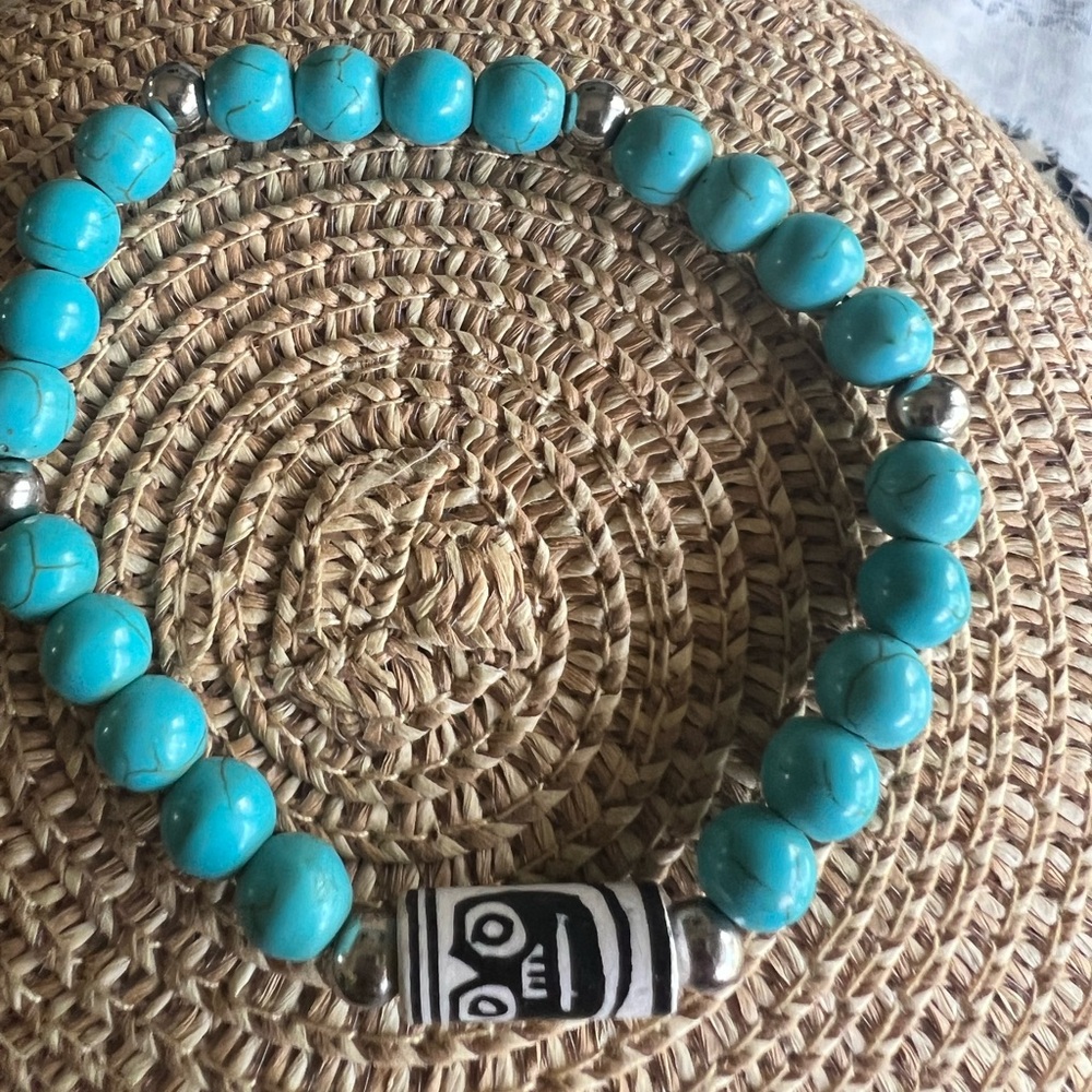 Blue and Silver Beaded Bracelet with Elastic Design